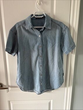 Calvin Klein Jeans Light Blue Short-Sleeve Denim Button-Up Shirt